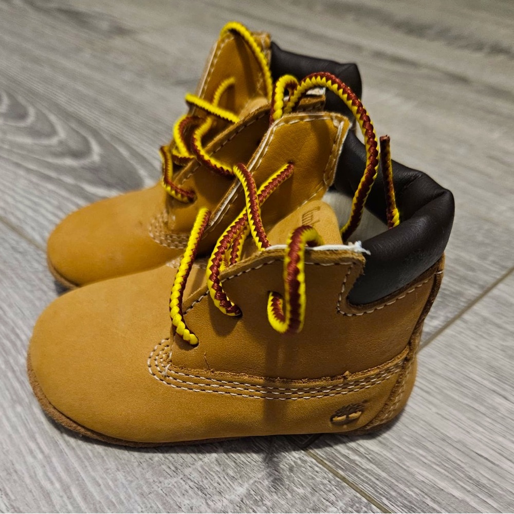 Baby Timberland nubuck booties